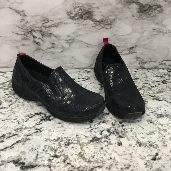 Koi By Sanita Women's Professional Black Nursing Clogs - Picture 4 of 12